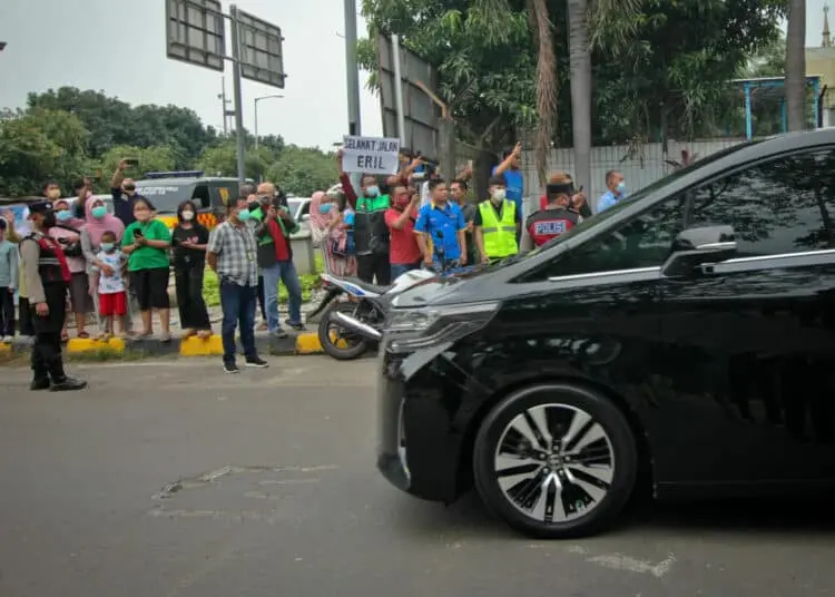 Foto Kedatangan Jenazah Emmeril Khan Mumtadz di Bandara Soetta, Tangerang