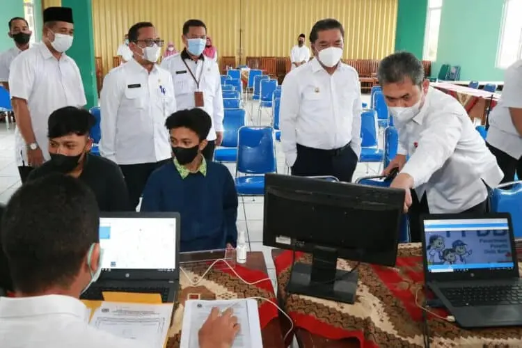 Pantau Pelaksanaan PPDB SMA DI Kota Serang, Pj Gubernur Puas
