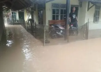 Banjir melanda Kampung Cigintung, Desa Gunung Batu, Kecamatan Munjul, Kabupaten Pandeglang, Senin (20/6/2022). (ISTIMEWA)