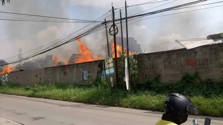 Perusahaan Bingkai Lukisan di Kramatwatu Terbakar