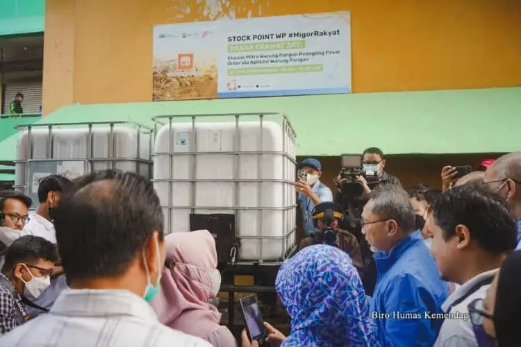 Sidak Stock Point, Mendag Pastikan Stok Migor Curah Aman