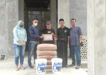 Citiplaza Kutabumi Serahkan CSR Material Bangunan untuk Masjid Al Istiqomah