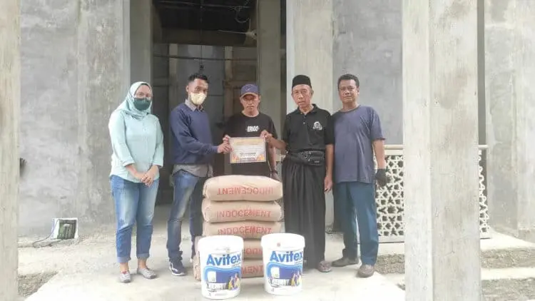 Citiplaza Kutabumi Serahkan CSR Material Bangunan untuk Masjid Al Istiqomah