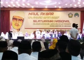 Ribuan Alumni dan Santri Ponpes Daar El-Qolam dan La Tansa Berkumpul, Ada apa ?