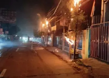 Laporan Warga tak Dihiraukan, Kabel Milik PT Telkom Terbakar di Periuk, Kota Tangerang