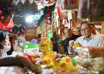 Datangi Pasar Koja Baru, Mendag Targetkan Harga Minyak Goreng Sesuai HET