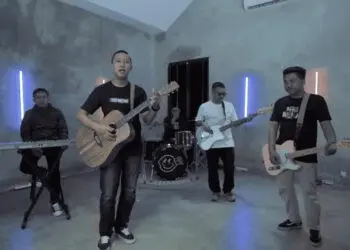 Lirik Lagu Klebus - NgatmoMbilung