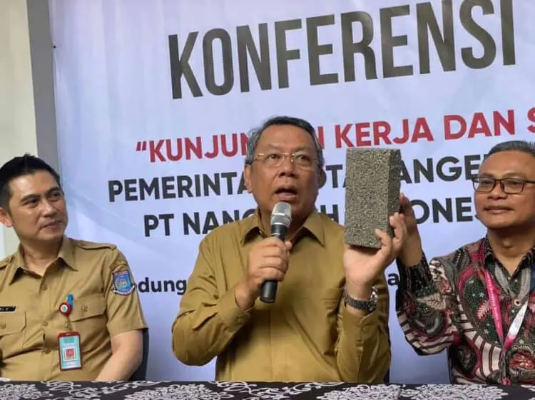 Wali Kota Tangsel Tertarik Dengan Paving Block Nanotech