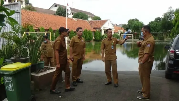 SMAN 4 Tangsel Kebanjiran, Pemkot Segera Normalisasi Saluran Air