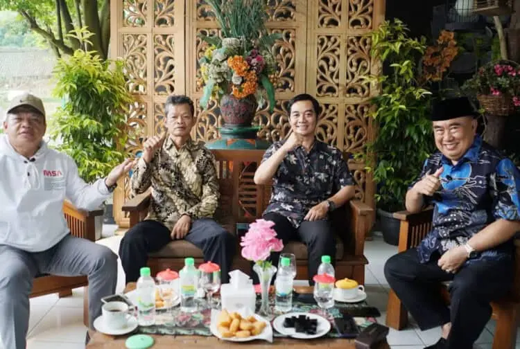 Pengibaran Bendera Indonesia Terpanjang di Pondok Aren Disambut Antusias