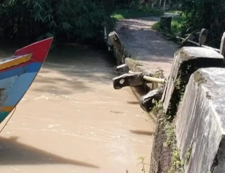 Jembatan Kali Cimoyan di Patia Pandeglang Nyaris Ambruk, Ini Penyebabnya