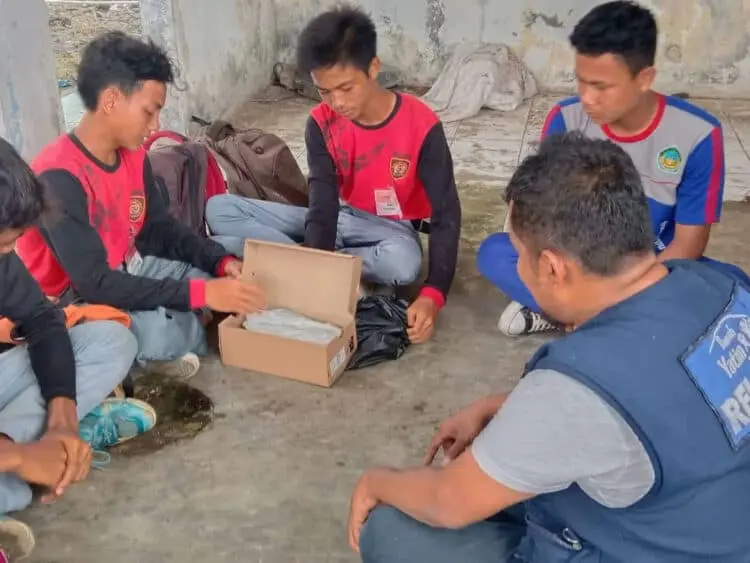 Terharu, Seorang Pelajar SMKN 5 Pandeglang Terima Hadiah yang Diimpikannya