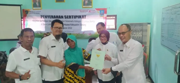 197 Nelayan di Lontar Mendapat Sertifikat Tanah Gratis