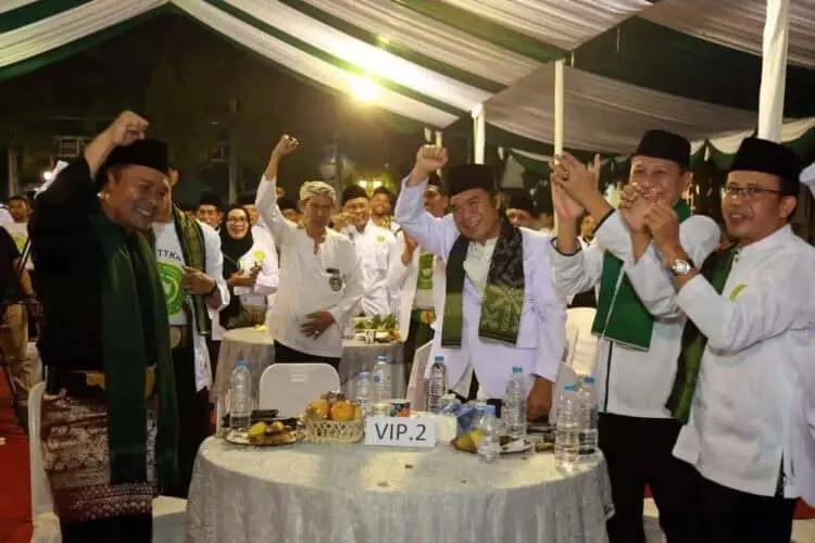 Mendapat Penyematan Kehormatan dari Kesti TTKKDH, Pj Gubernur Banten Komitmen Majukan Kesenian Pencak Silat