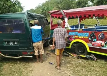 BREAKING NEWS: Odong-odong Ditabrak Kereta Api di Kabupaten Serang, 9 Orang Dikabarkan Meninggal Dunia