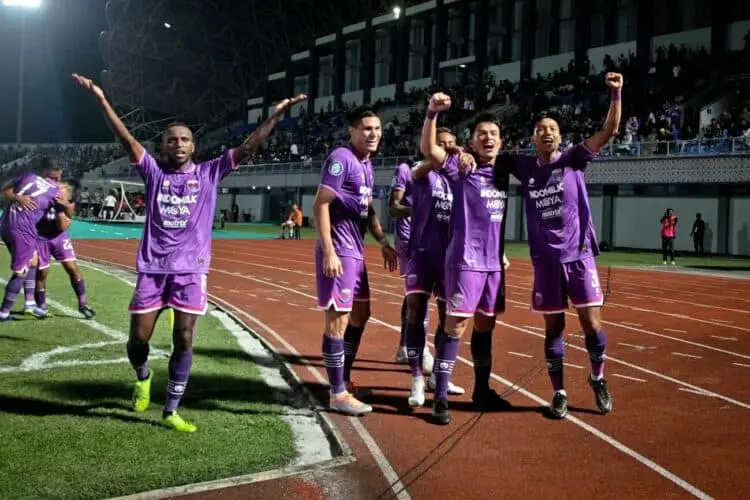 Persita Lumat Persik Kediri di Laga Perdana