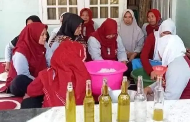 Harga Minyak Goreng Mahal, Emak-Emak di Pandeglang Lakukan Ini