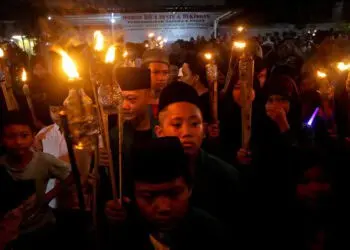Foto Pawai Obor Malam Takbiran di Jatiuwung