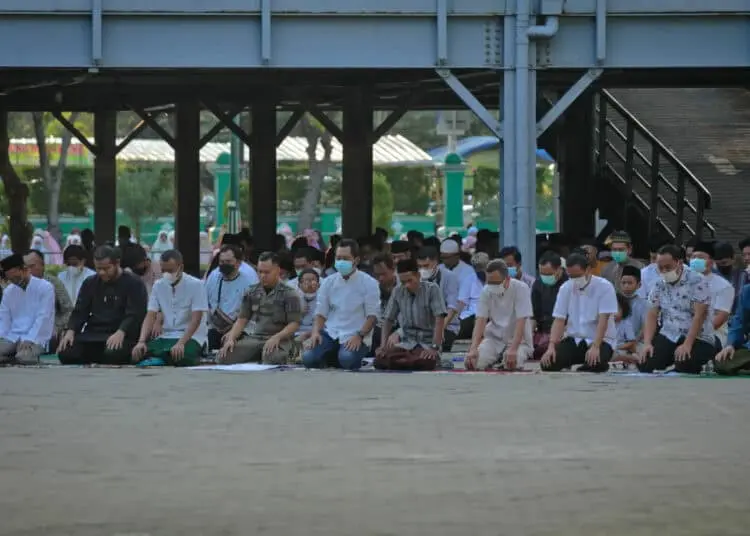 Foto Suasana Salat Idul Adha di Masjid Raya Al-Azhom Kota Tangerang