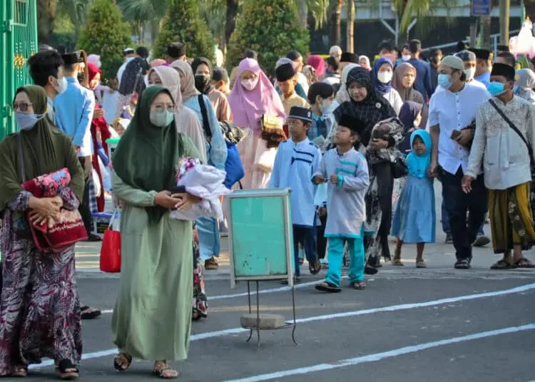 Foto Suasana Salat Idul Adha di Masjid Raya Al-Azhom Kota Tangerang