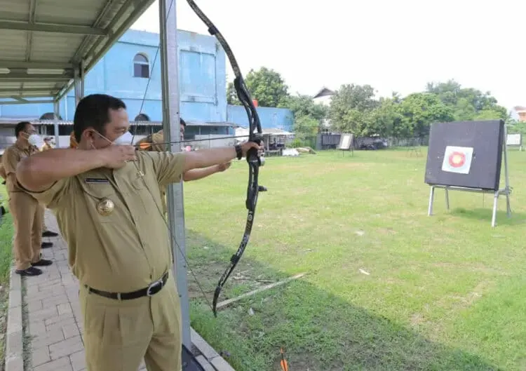 Jajal Memanah, Anak Panah Wali Kota Arief Mendarat di Papan Target