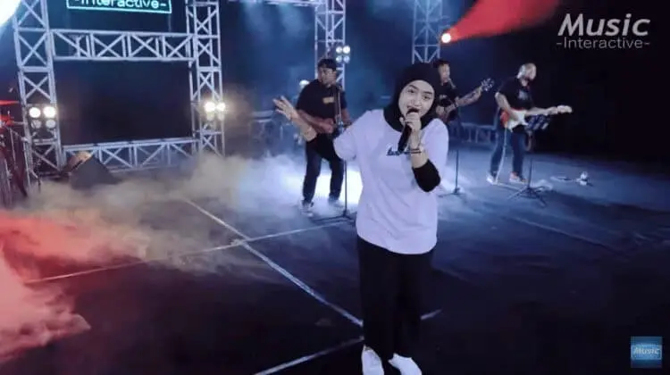Lirik Lagu Semata Karnamu - Woro Widowati