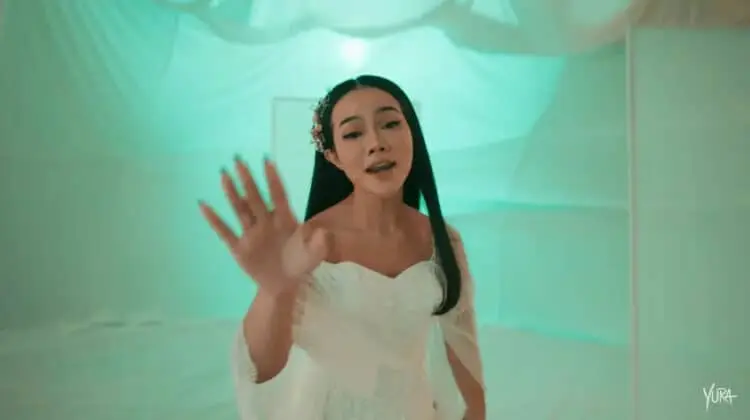Lirik Lagu Dunia Tipu-Tipu - Yura Yunita