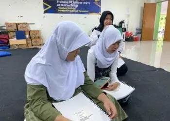 Melihat Semangat Gadis Penyandang Tunanetra Asal Lebak Belajar Alquran Braille