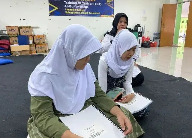 Melihat Semangat Gadis Penyandang Tunanetra Asal Lebak Belajar Alquran Braille