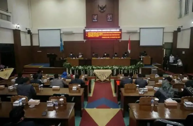 Pengadaan Sepeda Listrik Ditolak 4 Fraksi DPRD, Bupati Irna Bilang Begini