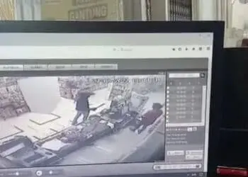 Todongkan Golok ke Karyawan, Garong Minimarket di Lebak Bawa Kabur Sejumlah Uang