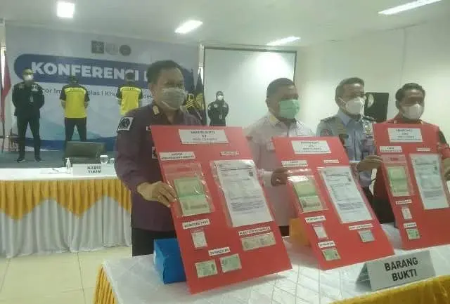 Gunakan Visa Palsu, 3 WNA Pakistan Ditangkap Pihak Imigrasi Bandara