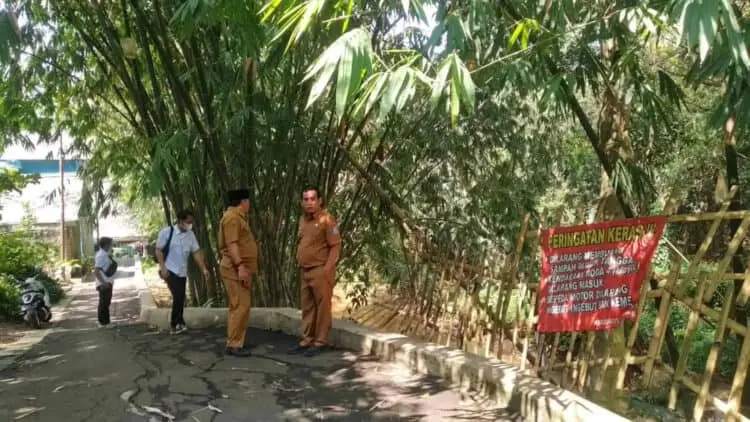 Longsor Mengintai Warga Cireundeu, Petugas BBWS Tinjau Lokasi