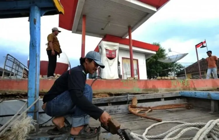 Nelayan Pandeglang Keluhkan Sulitnya Mendapatkan BBM Jenis Solar Subsidi