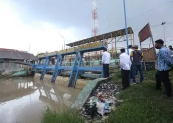 PJ Gubernur Banten, Al Muktabar, meninjau Jembatan Sibaya dan Jembatan Jenggot. (ISTIMEWA)