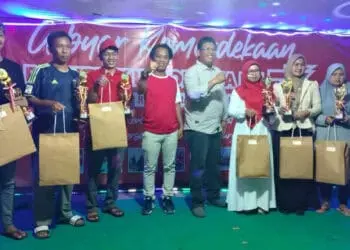 Para pemenang lomba semarak HUT RI ke 77. (ISTIMEWA)