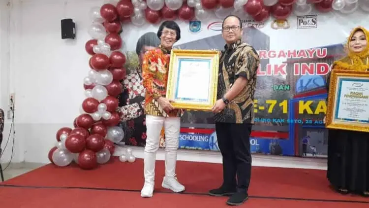 Ketua DPRD Tangsel Terima Penghargaan Ramah Anak