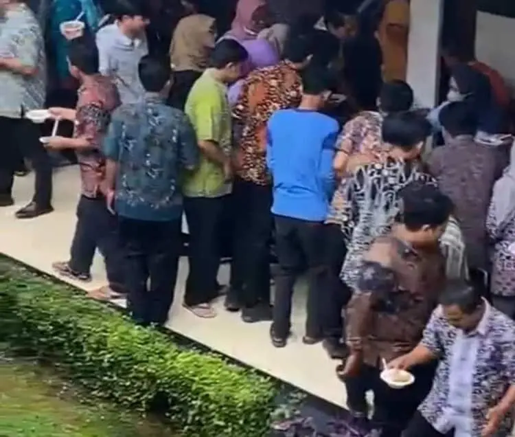 Sekda Entus Berulang Tahun, Ratusan Pegawai Setkab Serang "Pesta" Baso dan Es Dawet