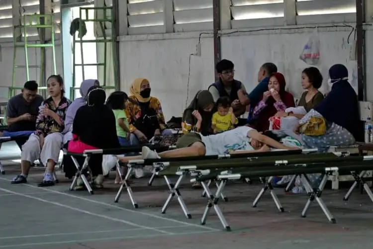 Puluhan Korban Kebakaran Komplek Sitanala Mengungsi