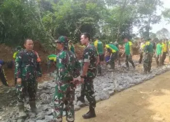 TMMD Ke-114 Lebak, Jalan Desa Cileles-Jayasari Masuki Tahap Pengerasan