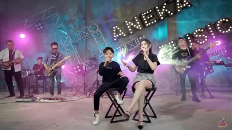 Lirik Lagu Sawangen - Farel Prayoga ft Lutfiana Dewi