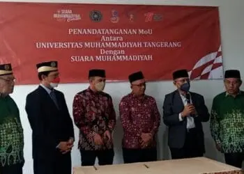 Ketua Umum PP Muhammadiyah Haedar Nashir saat memberikan sambutan usai menyaksikan MoU antara UMT dan Suara Muhammadiyah, beberapa waktu lalu. MADE/SATELIT NEWS.ID
