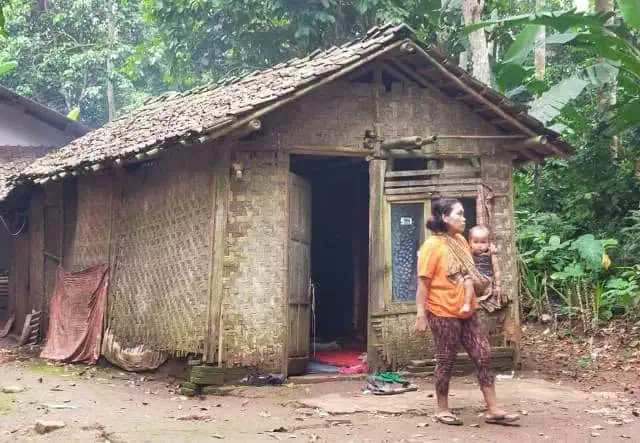 Cemasnya Keluarga Udi, Tinggal di Rumah Reyot, Khawatir Roboh Kala Hujan