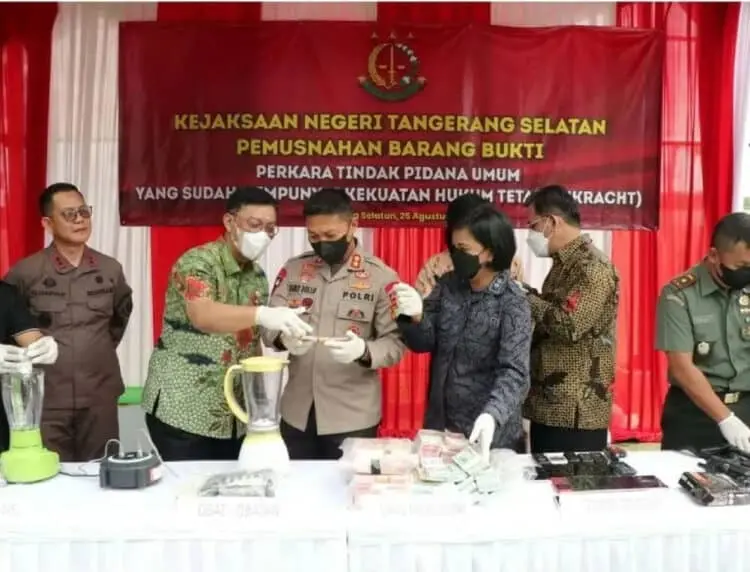 Kejari Tangsel Musnahkan Barang Bukti Senilai Rp 5 Miliar
