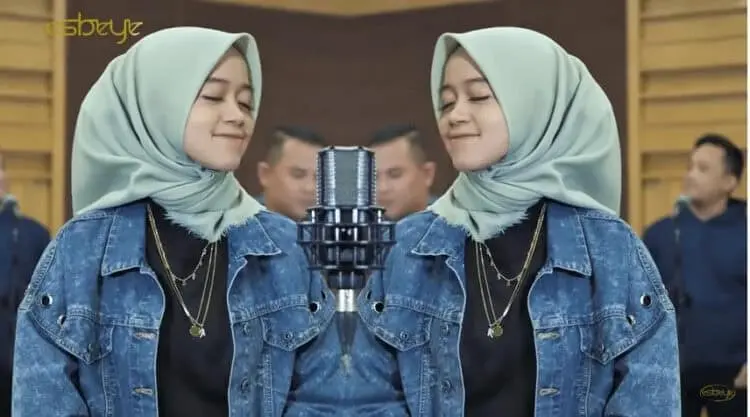 Lirik Lagu Sholawat Ya Robbi Bil Mustofa – Alma