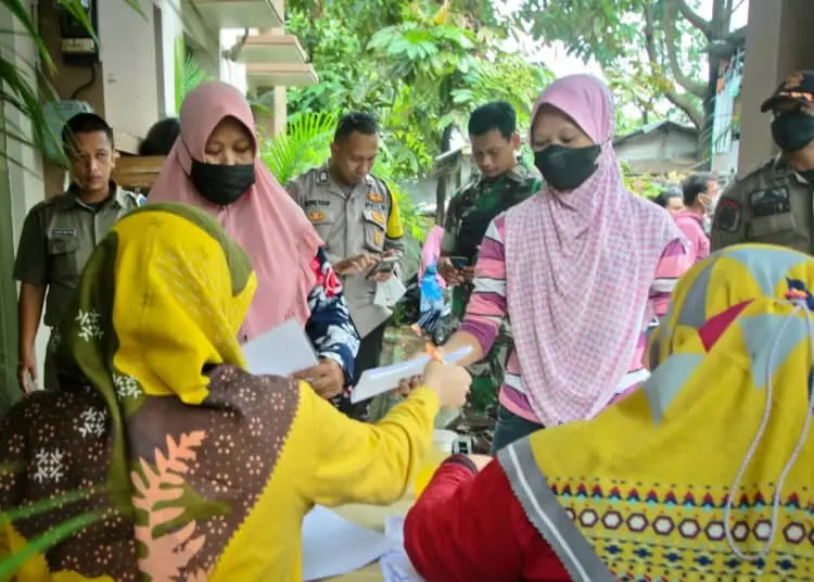 Foto Penyaluran BLT BBM dan Sembako Tahap 1 di Kota Tangerang