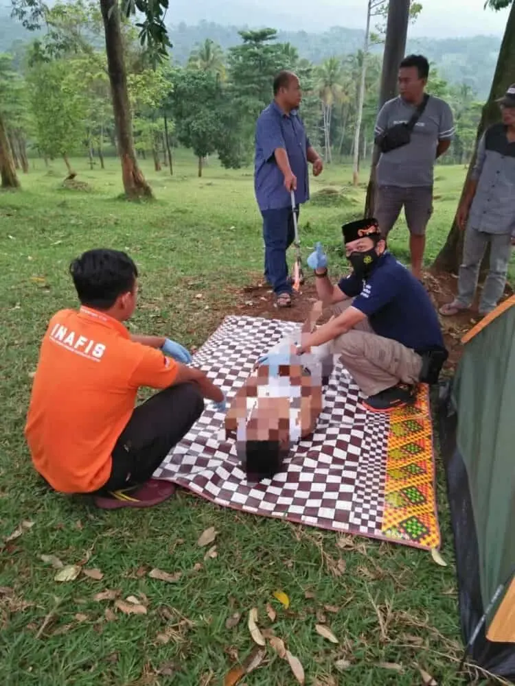 Dua Wisatawan Tersambar Petir di Bukit Waruwangi, Satu Orang Tewas