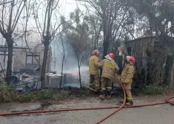 Rumah Penyimpanan Tiner Terbakar, di Teluknaga Satu Karyawan Terluka