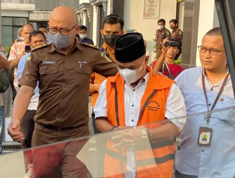 Tersangka Kasus Dugaan Korupsi Dana Afirmasi Dindikpora Pandeglang Ditahan