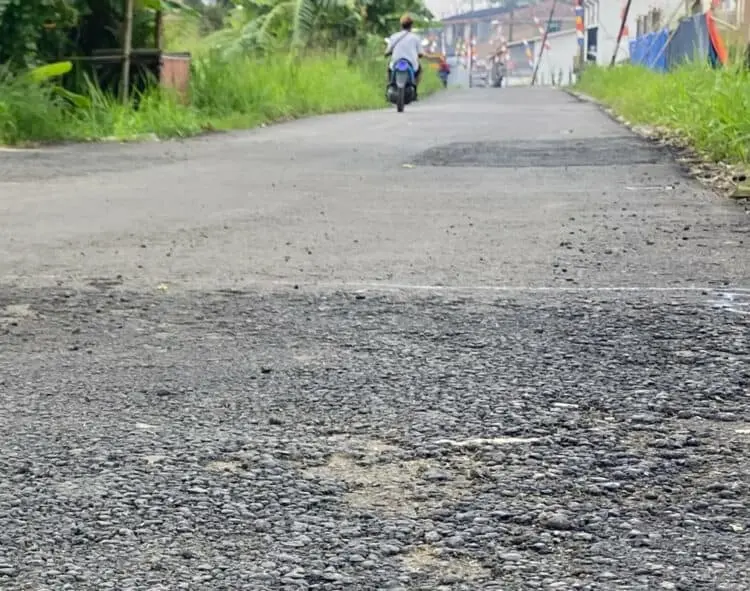Kontraktor Pelaksana Pekerjaan Ruas Jalan Batubantar - Kadukacang Diminta Kembali Memperbaiki Kerusakan